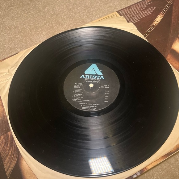 Outlaws Vinyl Record Album from 1975 - Picture 7 of 10